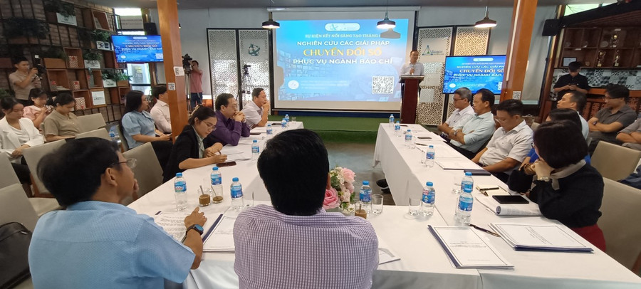 Các chuyên gia tham dự sự kiện Kết nối sáng tạo tháng 6 với chủ đề &quot;Nghiên cứu các giải pháp chuyển đổi số phục vụ ngành báo chí&quot;. (Ảnh: Quốc Hải)