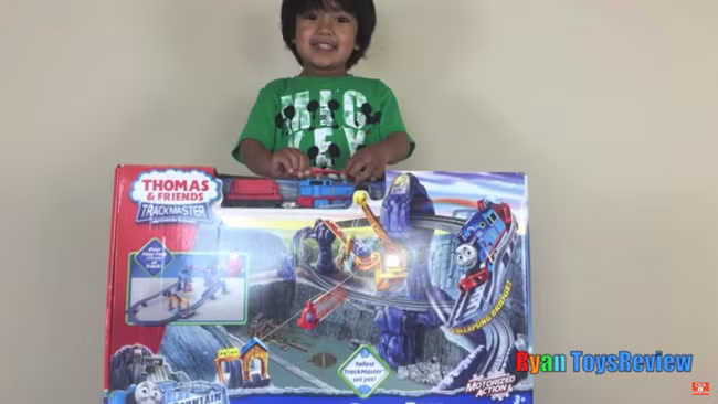 Những nhóc tì nổi như cồn trên YouTube - Ảnh 7.