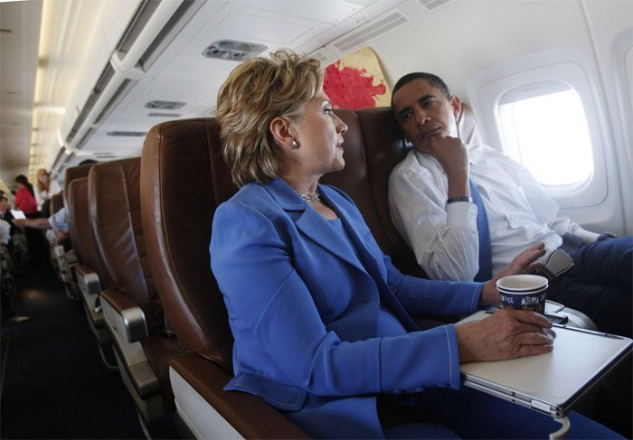 Obama, Hillary, Clinton, ôm hôn, ánh nhìn, nụ cười, thân thiện, bạn bè, ứng viên, Tổng thống, Mỹ