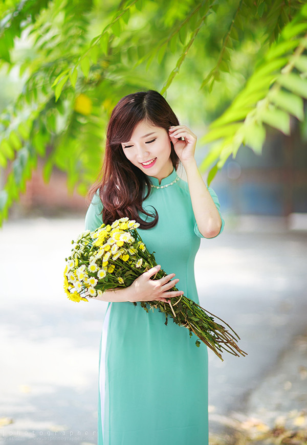 Hoa khôi Nữ sinh Việt Nam ấn tượng 2015 - Hoàng Thị Hải Yến.