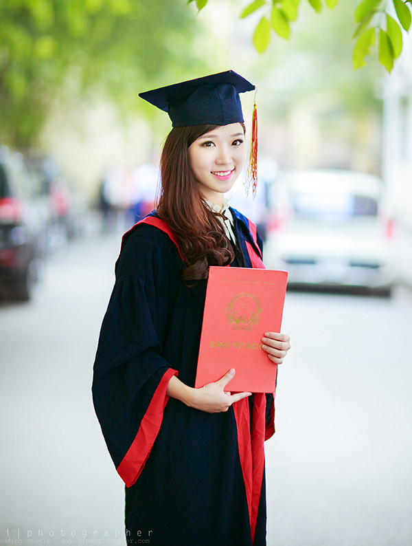 Ngắm hoa khôi sinh viên cao 1m72 học giỏi, hát hay ảnh 4 Chân dung Hoa khôi xinh đẹp, học giỏi và năng động, tốt nghiệp ĐH Kinh tế quốc dân.