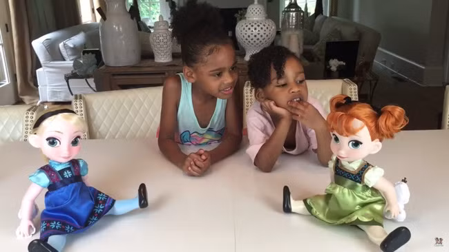 Những nhóc tì nổi như cồn trên YouTube - Ảnh 10.