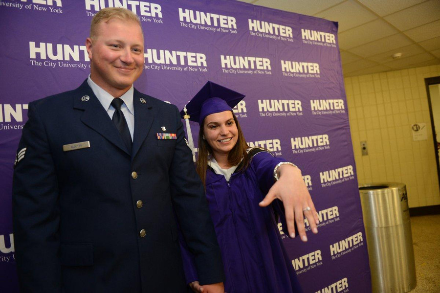 cầu hôn, cầu hôn trong lễ tốt nghiệp, lễ tốt nghiệp