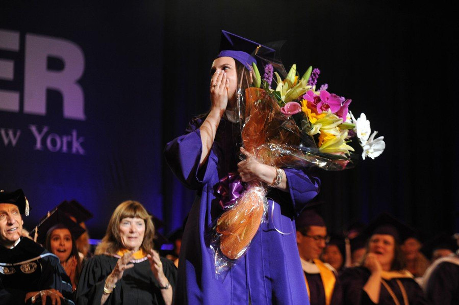 cầu hôn, cầu hôn trong lễ tốt nghiệp, lễ tốt nghiệp