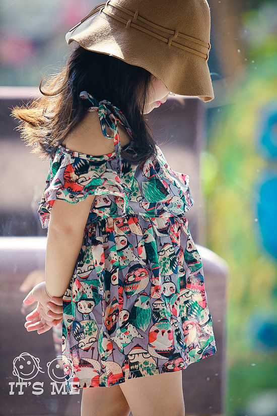 Không chỉ chuyên nghiệp trước ống kính, ngoài đời thường, Gia Linh còn là fashionista nhí "có hạng". Cô nhóc sở hữu tủ đồ khổng lồ hàng trăm món khác nhau. hot-girl-nhi-ha-thanh-5-tuoi-da-quen-mat-lam-nguoi-mau-8