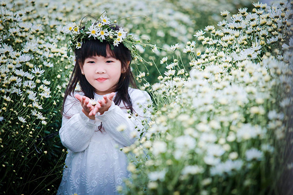 Có mẹ kinh doanh thời trang, Gia Linh cũng sớm có gu thời trang từ bé. Không ít bộ trang phục được chính cô nhóc tự tay lựa chọn. hot-girl-nhi-ha-thanh-5-tuoi-da-quen-mat-lam-nguoi-mau-9