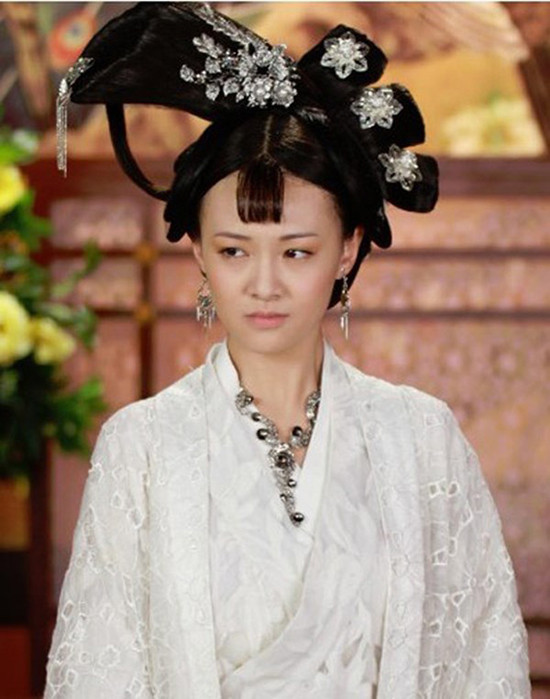 nhung-kieu-toc-co-trang-ky-quac-nhu-nguoi-ngoai-hanh-tinh-4