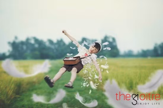 Sau vài giờ đăng tải, bộ ảnh đầy tính văn học này đã nhận được đông đảo sự quan tâm của mọi người và nhanh chóng trở thành “hiện tượng”. Cụ thể chỉ sau 5 giờ đăng tải trên một diễn đàn về ảnh, bộ ảnh đã nhận được hơn 7 nghìn lượt thích và gần 500 lượt chia sẻ. Sau vài giờ đăng tải, bộ ảnh đầy tính văn học này đã nhận được đông đảo sự quan tâm của mọi người và nhanh chóng trở thành “hiện tượng”. Cụ thể chỉ sau 5 giờ đăng tải trên một diễn đàn về ảnh, bộ ảnh đã nhận được hơn 7 nghìn lượt thích và gần 500 lượt chia sẻ.