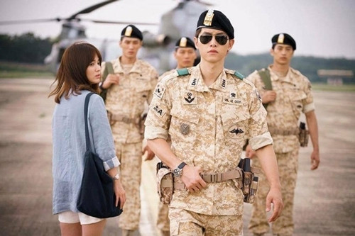 Ảnh “Hậu duệ mặt trời” phiên bản Việt hút ngàn lượt Like ảnh 2 Poster của bộ phim Hàn Quốc đình đám thời gian vừa qua: Hậu duệ mặt trời.