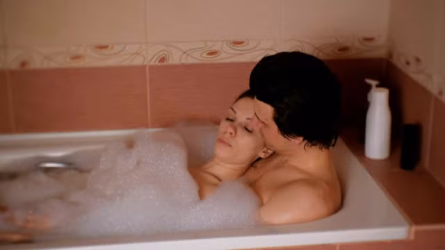 Vừa ăn tối xong đừng bao giờ làm 6 việc này vì có thể “tàn phá” dạ dày, khiến sức khỏe suy yếu nghiêm trọng - Ảnh 2.