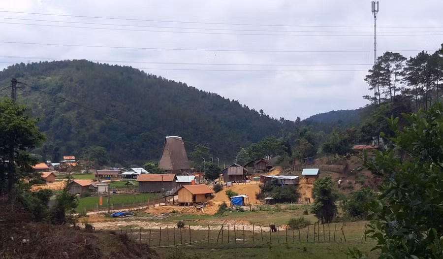 Cuộc sống của người dân làng Kon Pring (huyện Kon Plông, tỉnh Kon Tum) ngày một ổn định hơn.