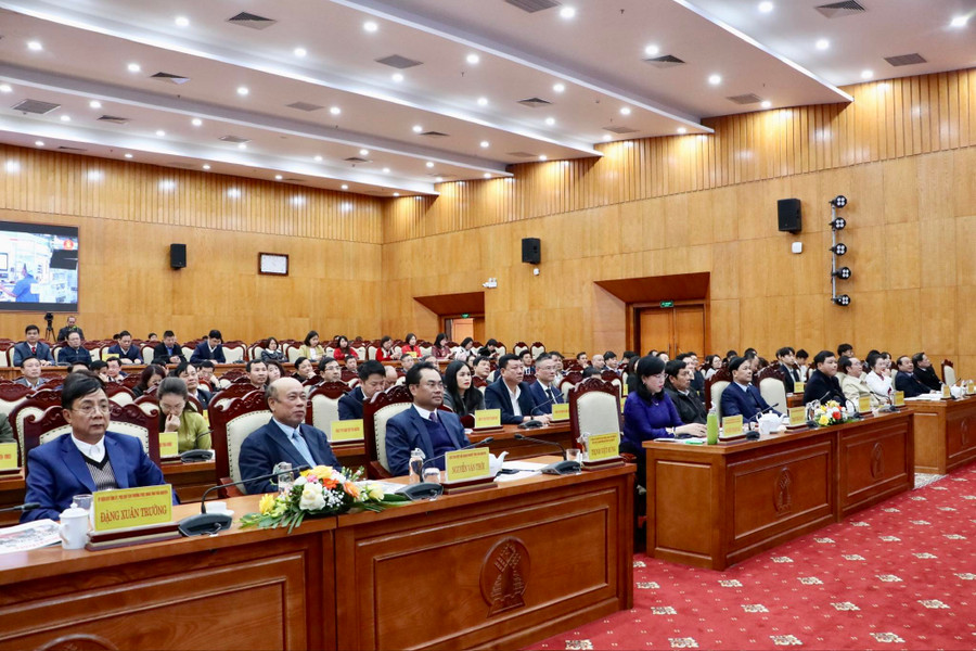 Đại biểu tham dự hội nghị. Đại biểu tham dự hội nghị.