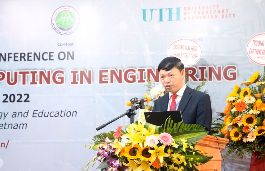 PGS.TS Bùi Trung Thành – Hiệu trưởng Trường ĐH Sư phạm Kỹ thuật Hưng Yên phát biểu khai mạc tại hội nghị. 