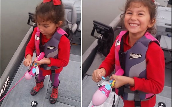 Câu được cá hơn 2kg bằng... cần câu đồ chơi