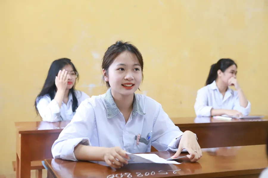 Thí sinh tham dự kỳ thi tốt nghiệp THPT năm 2024 tại Nam Định. Ảnh: Đình Tuệ.