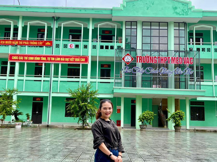 Cô Phạm Thị Liên cũng vừa hoàn thành công tác coi thi tại điểm thi Trường THPT Mèo Vạc, Hà Giang. Ảnh: NVCC. Cô Phạm Thị Liên cũng vừa hoàn thành công tác coi thi tại điểm thi Trường THPT Mèo Vạc, Hà Giang. Ảnh: NVCC.