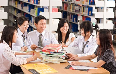 Sinh viên Trường ĐH Hoa Sen