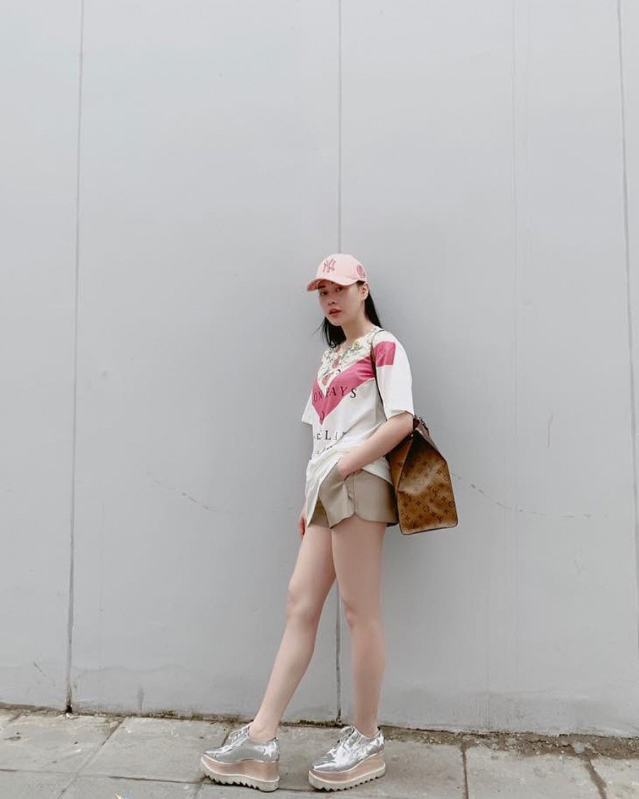 Street style được sao Việt đua nhau diện trong mùa hè này ảnh 15 Empty