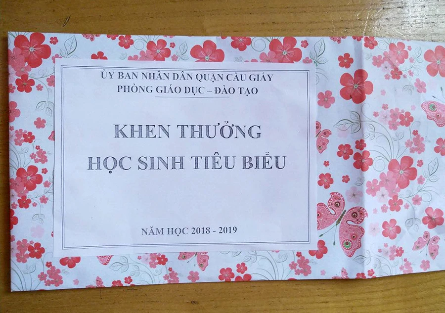 Trao phần thưởng tượng trưng, Phòng Giáo dục quận Cầu Giấy xin lỗi học sinh và phụ huynh