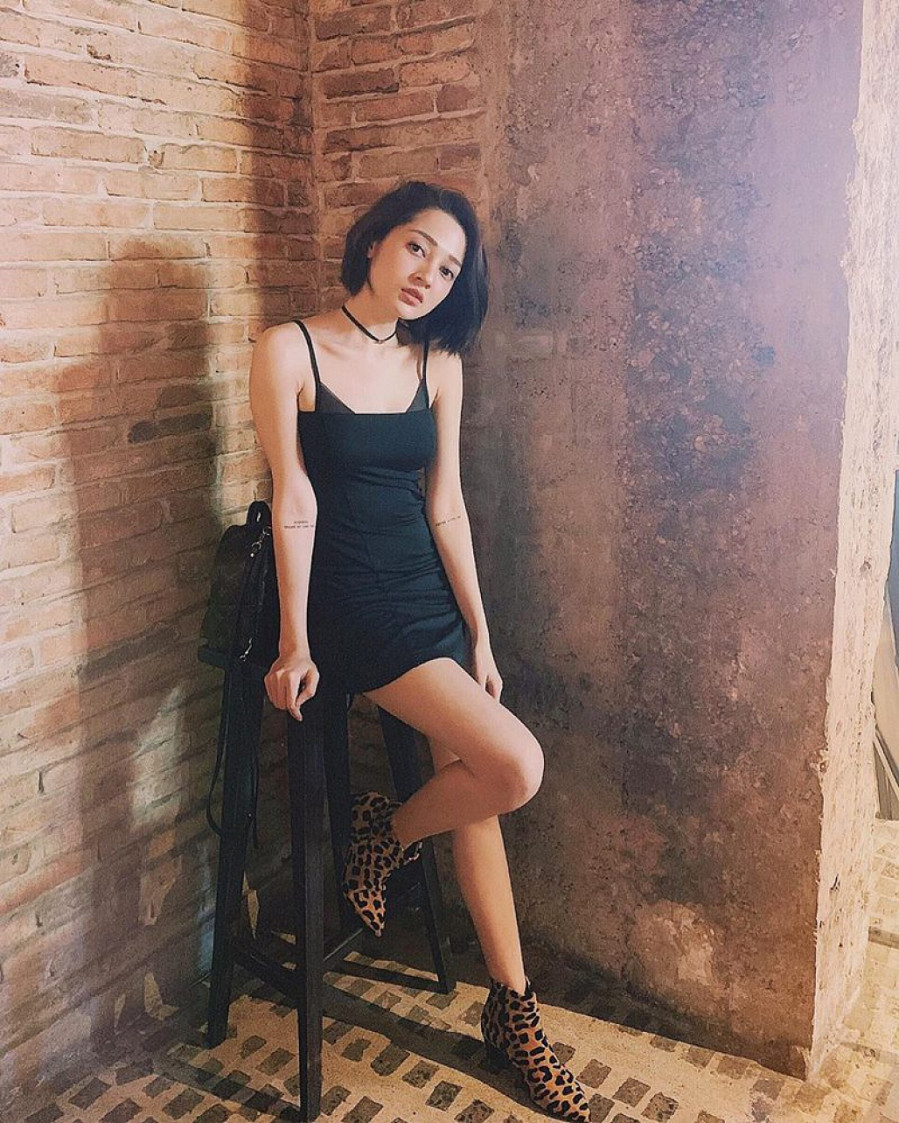 Street style được sao Việt đua nhau diện trong mùa hè này ảnh 17 Empty