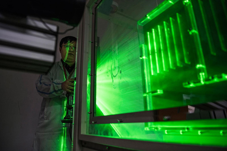 Ben trong dai ban doanh Huawei o 