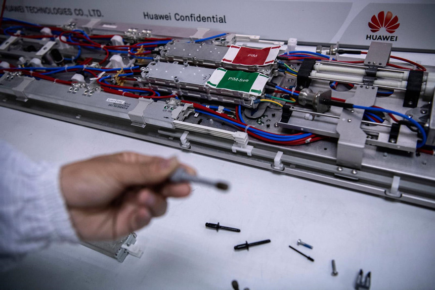 Ben trong dai ban doanh Huawei o 