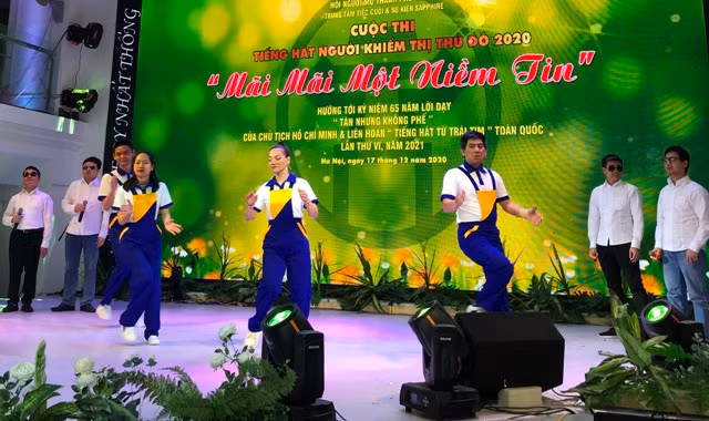 "Bài ca sắp tăm" là tiết mục đạt giải Nhì với phần nhảy và hát sôi động về công việc sắp tăm tre của người khuyết tật.