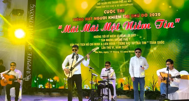 Hội người mù quận Thanh Xuân đã giành giải Nhất Hội thi với ca khúc "Hà Nội trà đá vỉa hè".