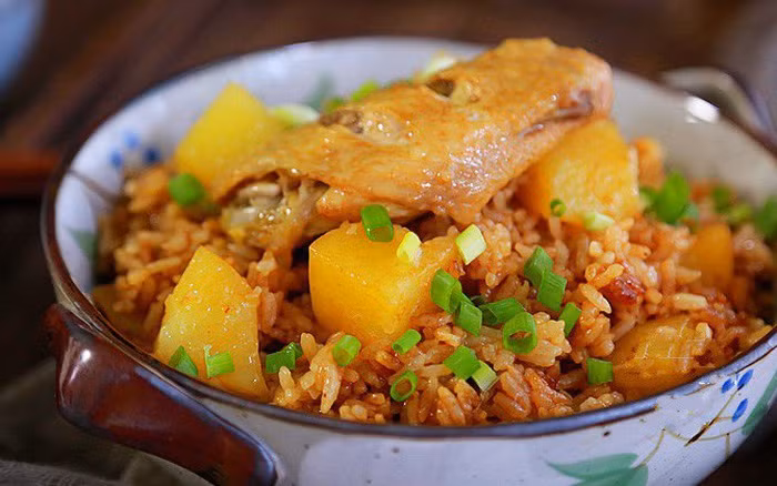 Cách nấu cơm gà mới toanh, bữa trưa hay bữa tối chỉ nấu 1 nồi là xong!