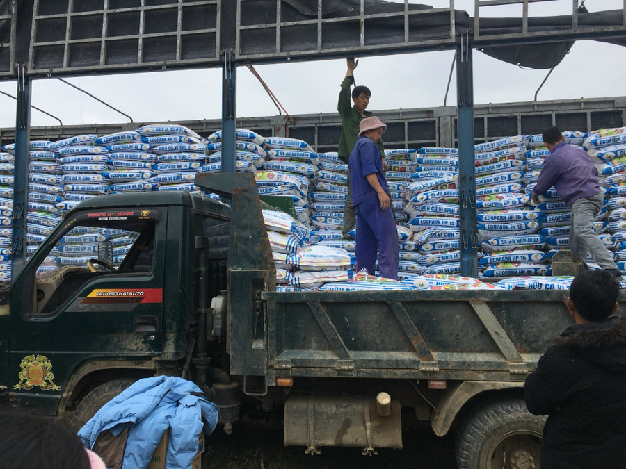 Dự án "Hỗ trợ phân bón hữu cơ sinh học phục vụ phát triển sản xuất chè theo hướng hữu cơ" trên địa bàn xã Tân Linh năm 2023 thực hiện với tổng kinh phí thực hiện Dự án hơn 1,1 tỷ đồng. Dự án "Hỗ trợ phân bón hữu cơ sinh học phục vụ phát triển sản xuất chè theo hướng hữu cơ" trên địa bàn xã Tân Linh năm 2023 thực hiện với tổng kinh phí thực hiện Dự án hơn 1,1 tỷ đồng.