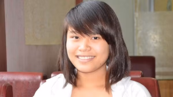 Em Lưu Tuyết Trân hiện là sinh viên đại học.