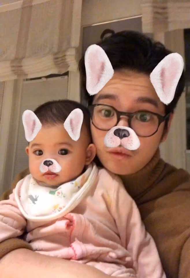 tinh cu tran thanh khoe to am hanh phuc ben chong viet kieu hinh anh 1