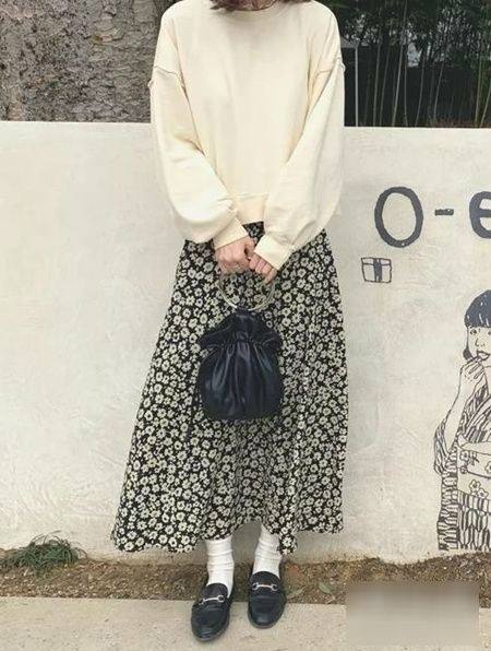 Những mẫu váy giúp nàng “hớp hồn” chàng ngày 8/3 ảnh 8 Ngày xuân phối chân váy hoa thế nào cho nữ tính, rạng ngời