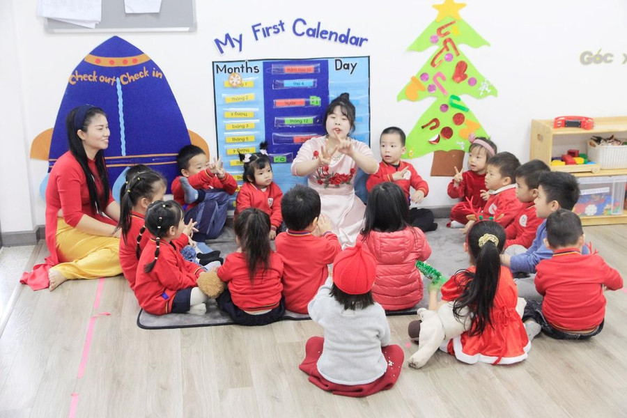 Học sinh tham gia hoạt động trải nghiệm tại cơ sở Thanh Đàm. Học sinh tham gia hoạt động trải nghiệm tại cơ sở Thanh Đàm.