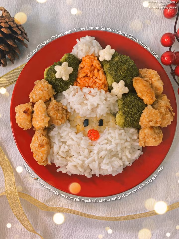 Ông già Noel dưới hình dạng món “Gà rán Yến mạch sốt chanh vàng”. Ông già Noel dưới hình dạng món “Gà rán Yến mạch sốt chanh vàng”.