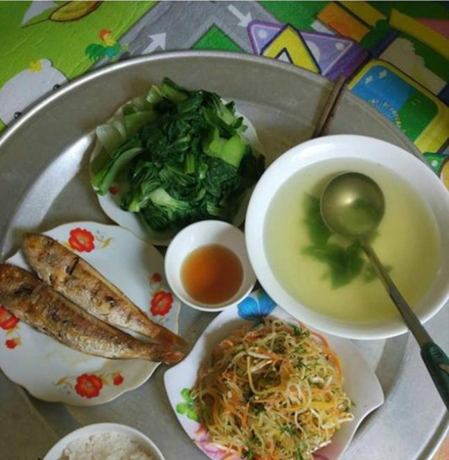 Nhung mam com duoi 30 nghin dong khien chi em ‘dung ngoi khong yen’