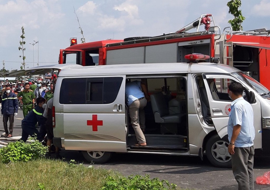 Canh truc vot xe Mercedes co 3 thi the ben trong hinh anh 6 