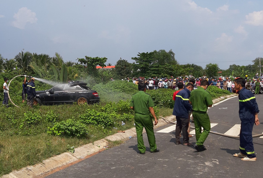 Canh truc vot xe Mercedes co 3 thi the ben trong hinh anh 8 