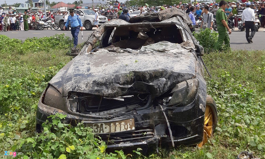 Canh truc vot xe Mercedes co 3 thi the ben trong hinh anh 5 