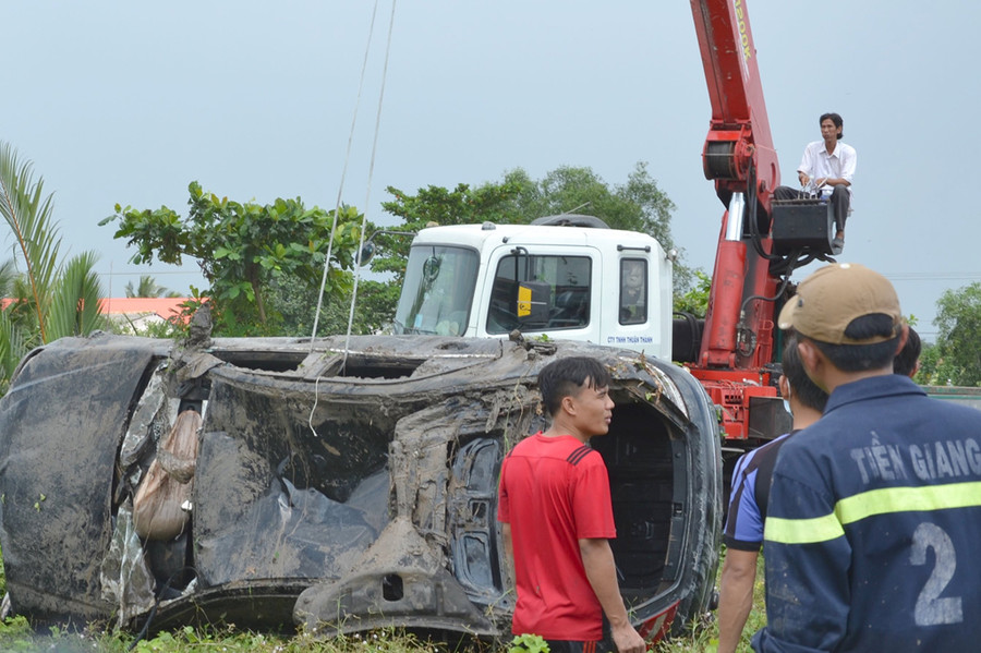 Canh truc vot xe Mercedes co 3 thi the ben trong hinh anh 7 