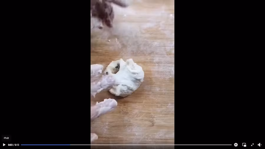 Clip: Pha làm bánh “đi vào lòng đất” của cô nàng “yêu bếp”