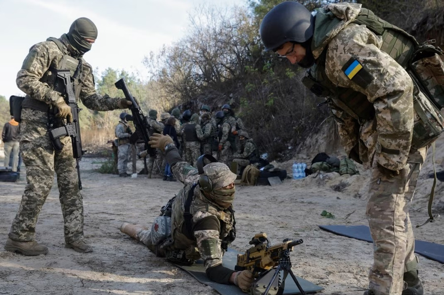 Binh sĩ Tiểu đoàn Siberia của Quân đội Ukraine đang thực hành huấn luyện