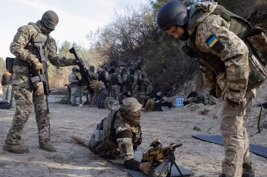 Binh sĩ Tiểu đoàn Siberia của Quân đội Ukraine đang thực hành huấn luyện