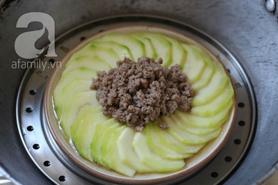 10 phút cho món bí ngòi hấp thịt ngọt ngon hấp dẫn ảnh 9