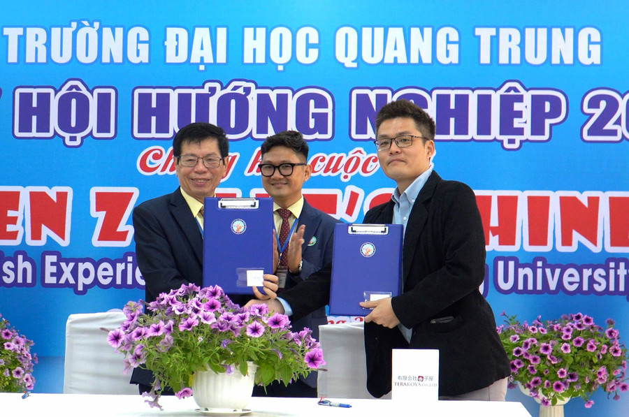 Trường Đại học Quang Trung ký kết hợp tác với các doanh nghiệp tạo cơ hội việc làm sau tốt nghiệp cho sinh viên.