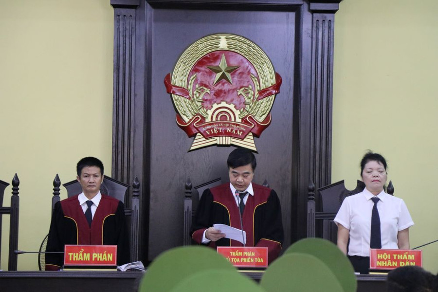 TAND tỉnh Sơn La hoãn xét xử vụ án gian lận điểm thi vì nhiều người được triệu tập vắng mặt