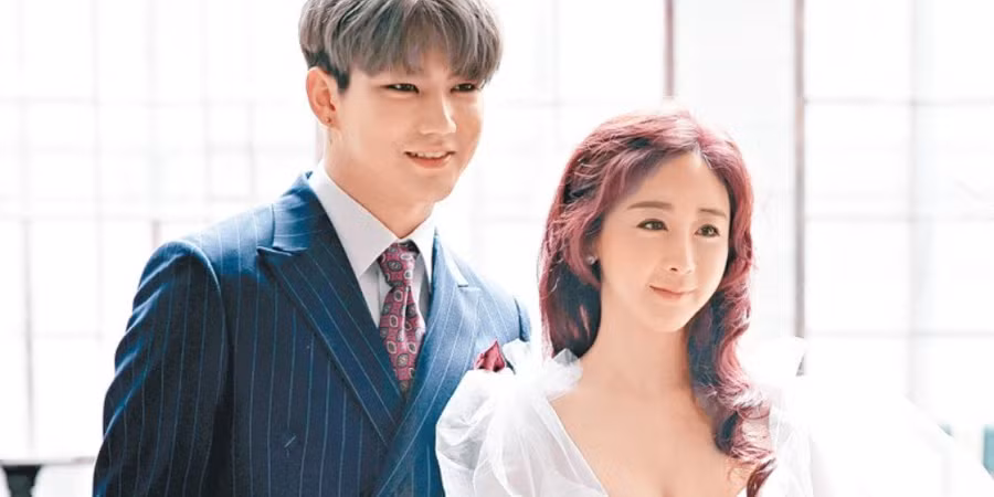 "Tôi không nói với anh ấy về tuổi của mình. Chúng tôi gặp gỡ và tìm hiểu để trở thành người yêu. Tuy nhiên, khi mối quan hệ trở nên nghiêm túc hơn, tôi đã thực sự lo lắng", Han So Won trần tình.