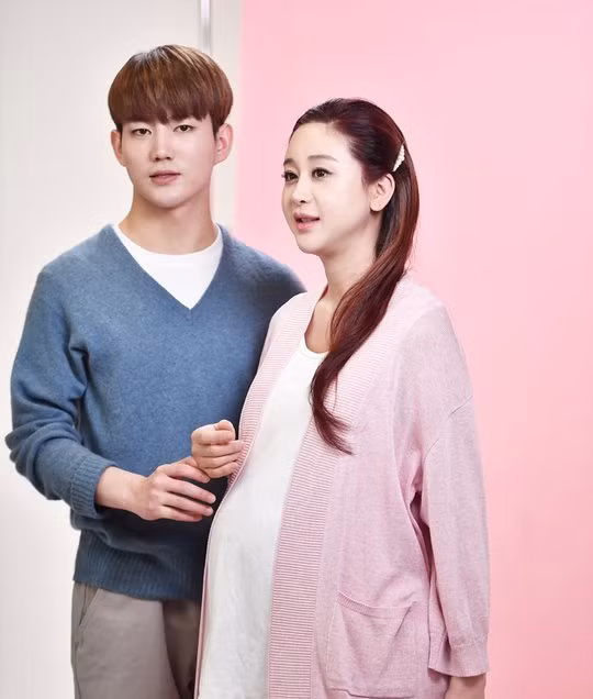 Nhưng sau vài ngày ngẫm nghĩ, anh quyết định đi theo tiếng gọi của tình yêu và bất chấp tuổi tác để ở bên người yêu.