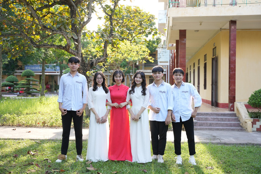 Cô trò nhà trường luôn nỗ lực cố gắng trong giảng dạy, học tập để đưa chất lượng giáo dục nhà trường lên cao. Cô trò nhà trường luôn nỗ lực cố gắng trong giảng dạy, học tập để đưa chất lượng giáo dục nhà trường lên cao.