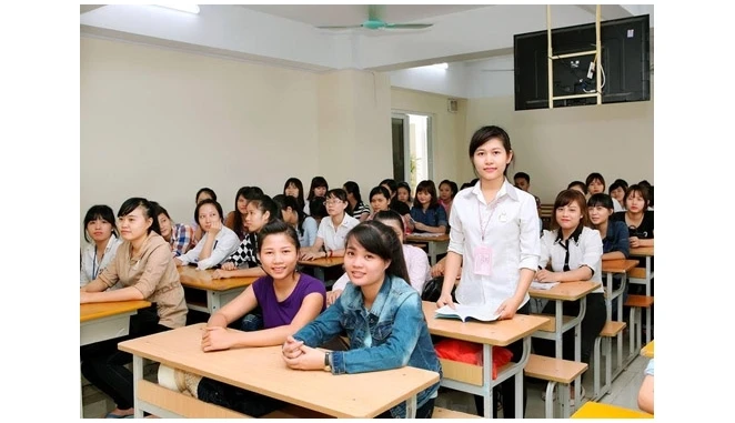 Tư vấn, hướng nghiệp cho học sinh THPT: Học sinh có nhu cầu lớn trong “bắt sóng” với trường ĐH, CĐ